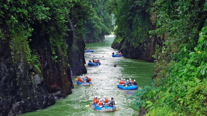 Costa Rica Vacation Package Gorge Rafts